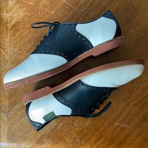 GH Bass&Co Women’s Saddle Shoes